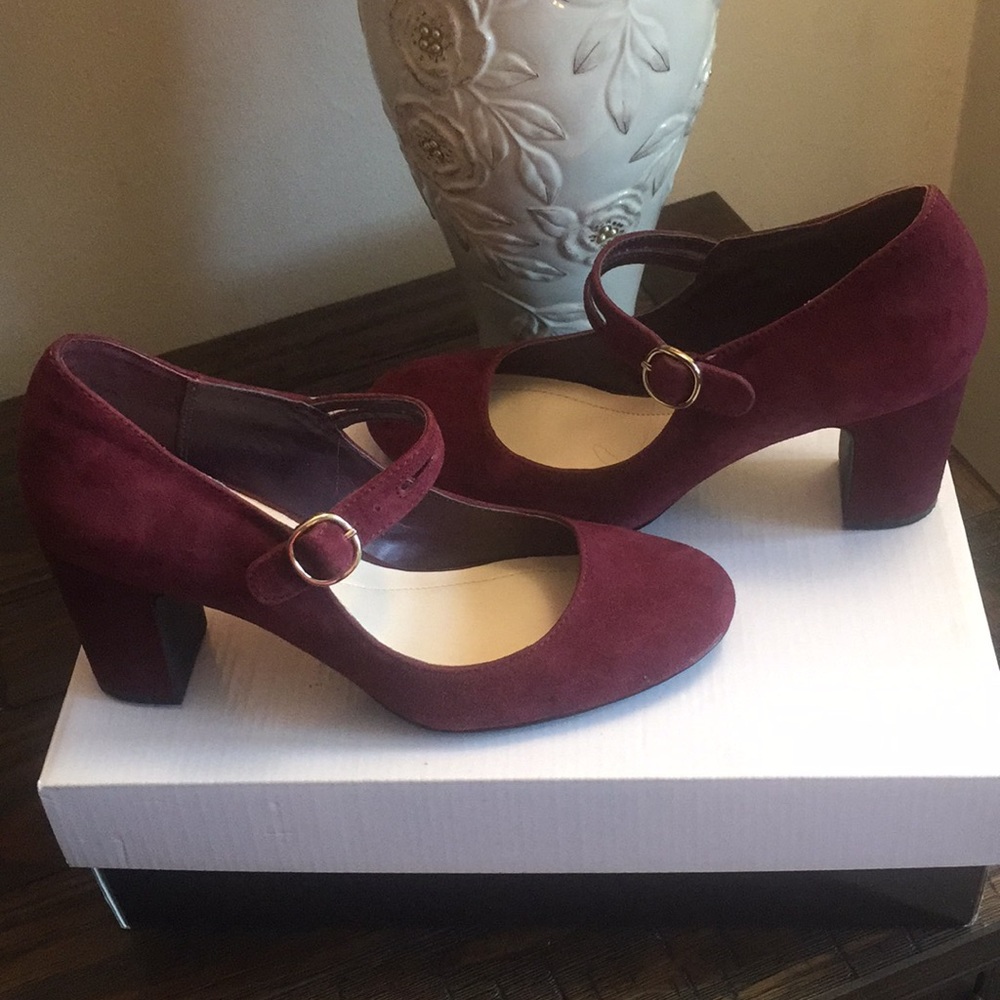 Alfani burgundy suede size 7 shoes